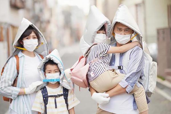 災害時避難する家族