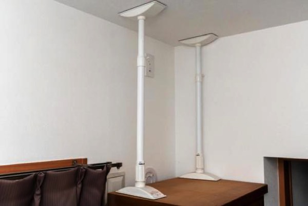 家具転倒防止グッズ