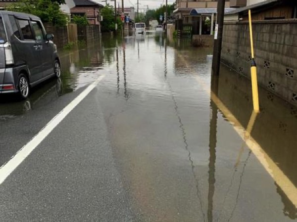 豪雨による水溜り