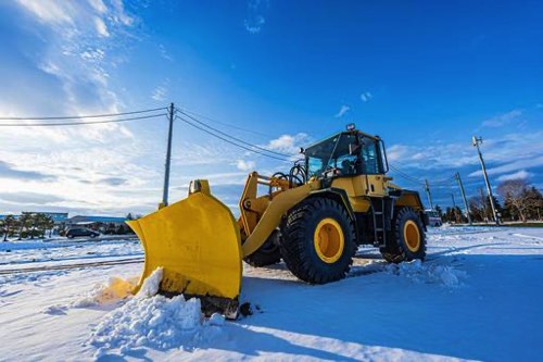 除雪する除雪車
