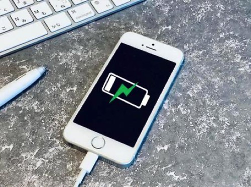 スマートフォンのバッテリー切れ