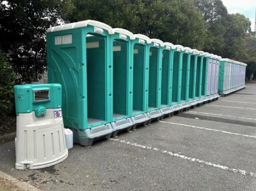 仮設トイレ