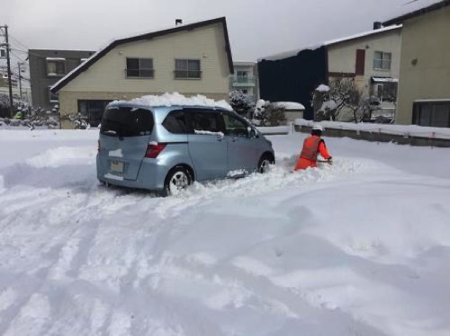スタックした自動車
