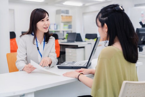 市役所窓口職員