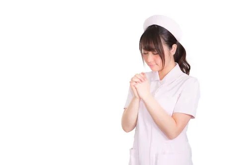 祈る看護婦さん