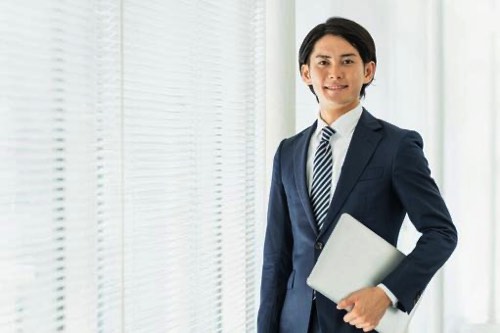 保険外交員男性