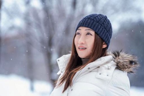 雪景色と女性