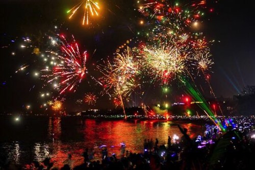 花火大会の人混み