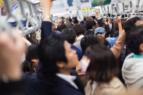 通勤ラッシュ電車の中