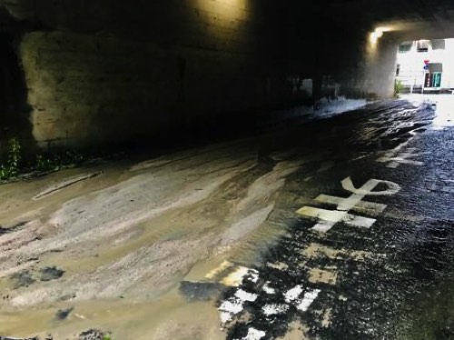 土砂決壊でできた道路河川