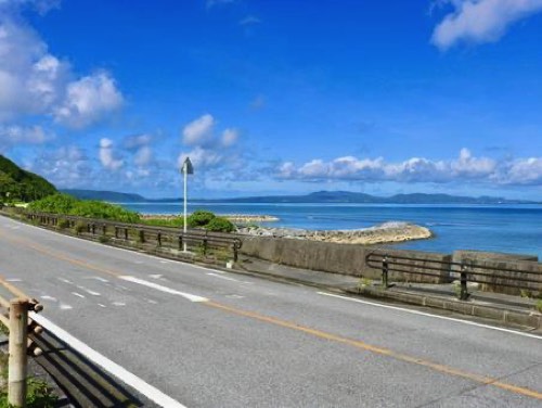 海岸沿いの道路