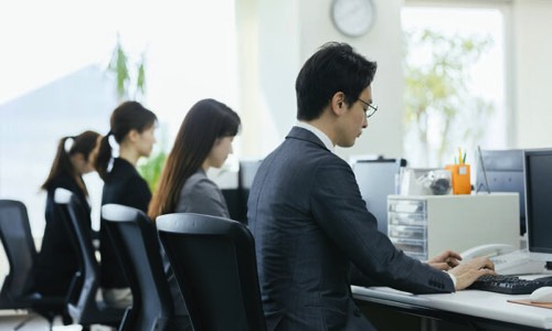 市役所職員たち