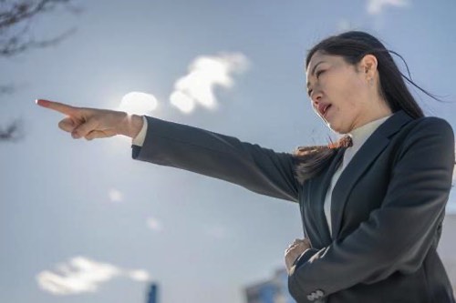 リーダーシップを発揮する女性