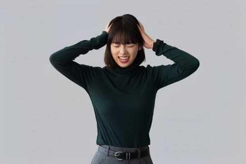 葛藤する女性